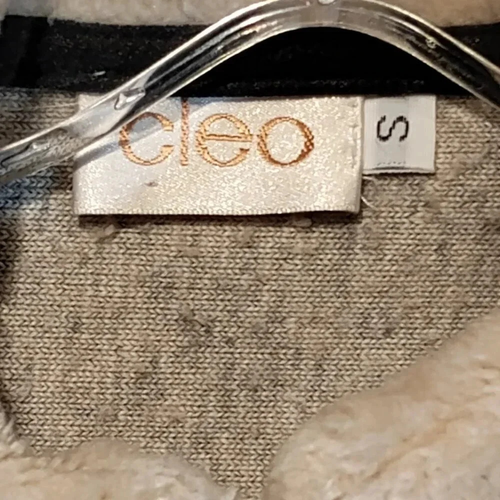 Cleo Women's Brown  and Tan Plush Sleeveless Vest in Size Small - Picture 3 of 10